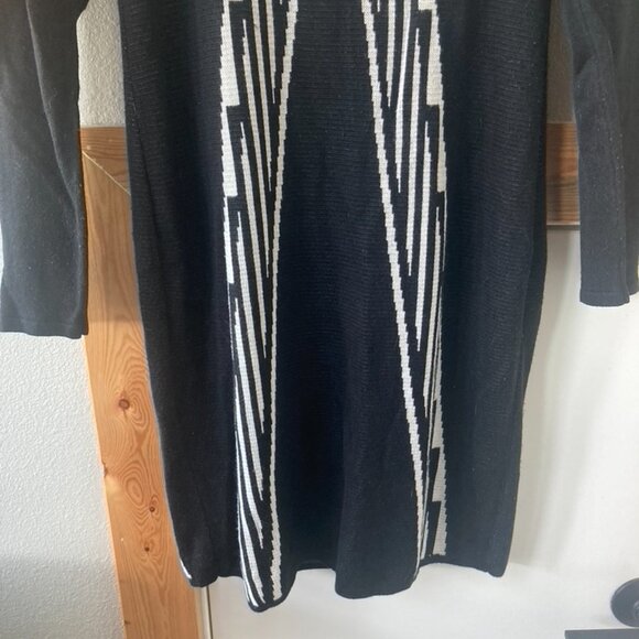 Ivanka Trump Sweater Dress in Black and White Geometric pattern - Wedding Guest - Picture 4 of 6